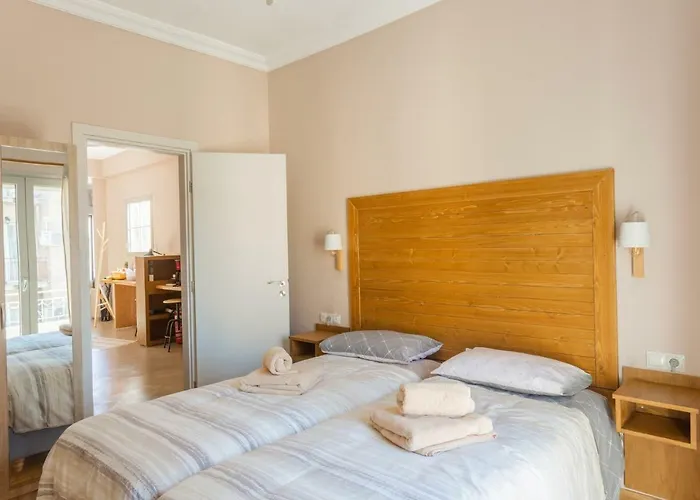 100M2 Luxury Apartment In The Heart Of Athens - Living Stone Emerald