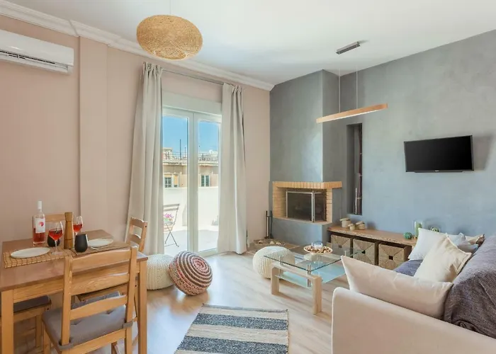 100M2 Luxury Apartment In The Heart Of Athens - Living Stone Emerald